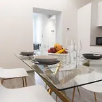 Tra Il Borgo E Il *